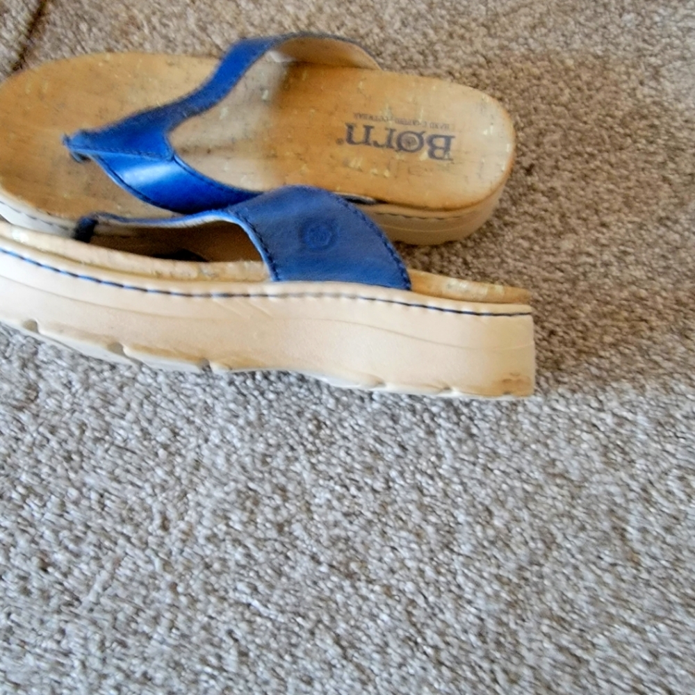 Born sandals